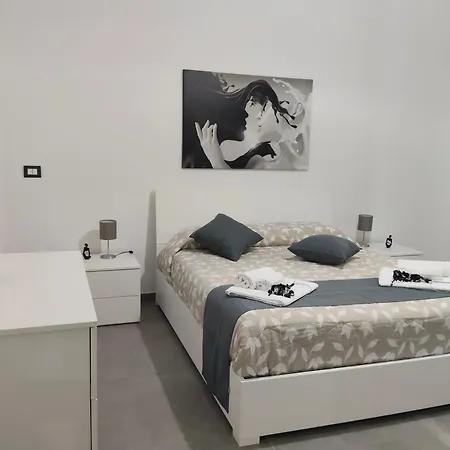 Deluxe White * مورتشانو دي ليوكا
